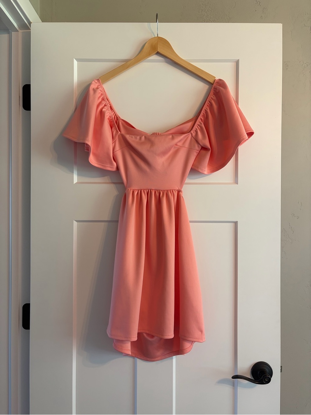 Altar’d State Coral Pink Open-Back Flutter Sleeve Dress – XS
